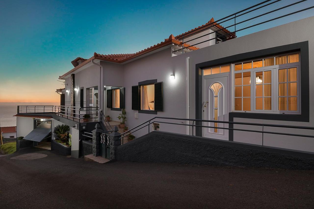 Welcome Home, With A Fantastic View, Sunrise & Sunsets Estreito Da Calheta Exterior photo