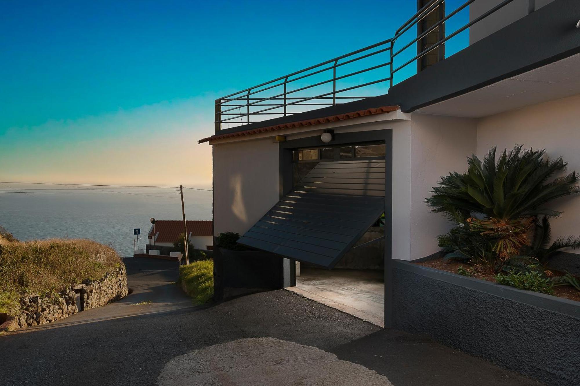 Welcome Home, With A Fantastic View, Sunrise & Sunsets Estreito Da Calheta Exterior photo